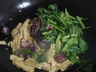 ＃春食野菜香＃腐竹草籽的做法步骤：5