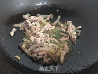 ＃春食野菜香＃肉丝鸭脚板的做法步骤：5