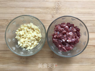 酱肉笋丁青团的做法步骤：3