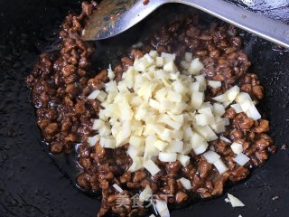 酱肉笋丁青团的做法步骤：6