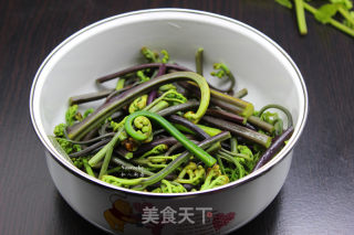 凉拌蕨菜的做法步骤：4