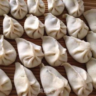 薄公英饺子的做法步骤：3