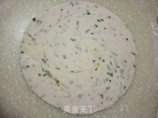 手撕葱油饼的做法步骤：15