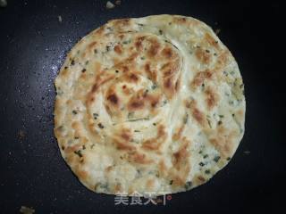 手撕葱油饼的做法步骤：16