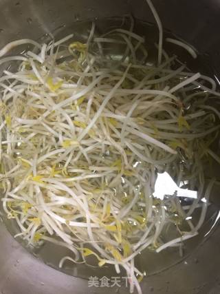 豆芽煎豆腐的做法步骤：1