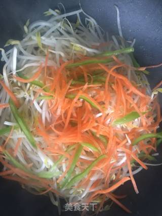 豆芽煎豆腐的做法步骤：2