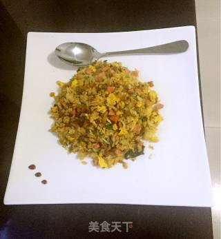 没有胃口？不如来份香喷喷的炒饭吧--雪菜肉丝炒饭！的做法步骤：3