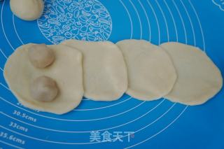 白豆沙馅花式面包的做法步骤：5