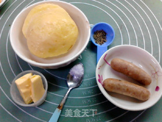 烤肠薯泥茼蒿面包的做法步骤：1