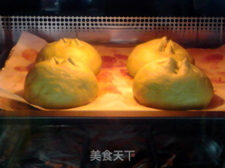 烤肠薯泥茼蒿面包的做法步骤：17