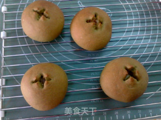 烤肠薯泥茼蒿面包的做法步骤：18