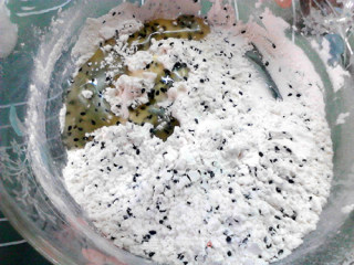 菠萝蜜核芝麻蜂蜜饼干的做法步骤：4