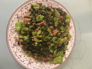 雪里红肉末炒蚕豆的做法步骤：1