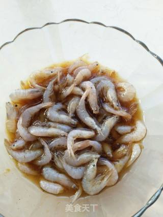 香酥炸虾米的做法步骤：2