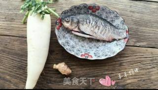 鲫鱼萝卜汤的做法步骤：1