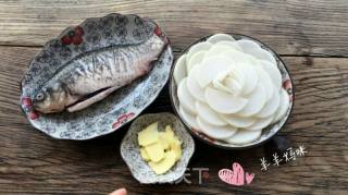 鲫鱼萝卜汤的做法步骤：2