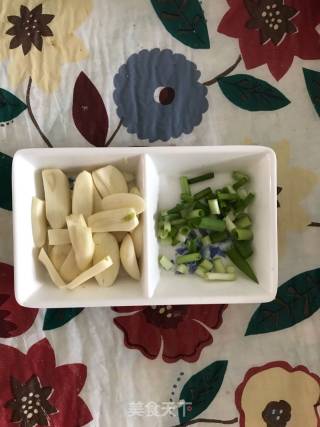 盐爆鸡丝的做法步骤：3
