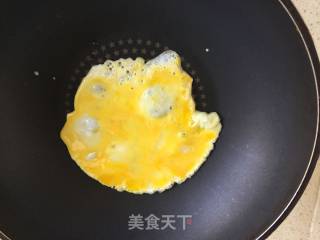 洋葱芦笋炒鸡蛋的做法步骤：2