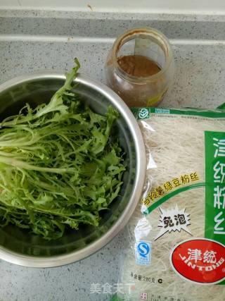 ＃春食野菜香＃麻酱苦菊拌粉丝的做法步骤：1