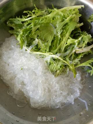 ＃春食野菜香＃麻酱苦菊拌粉丝的做法步骤：4
