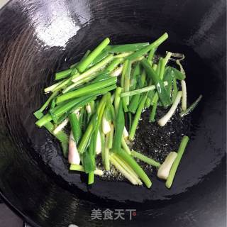 葱烧鲫鱼的做法步骤：5