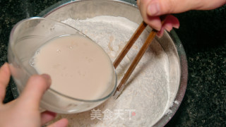 蛋龙卷的做法步骤：2