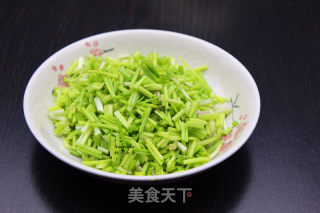 野葱炒蛋的做法步骤：3