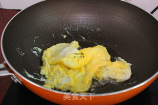 野葱炒蛋的做法步骤：4