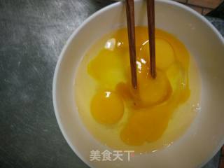 韭菜盒子的做法步骤：1