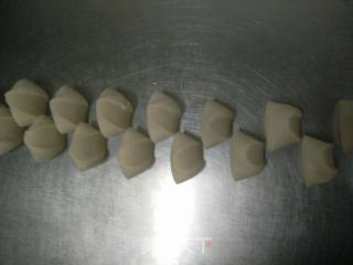 韭菜盒子的做法步骤：4