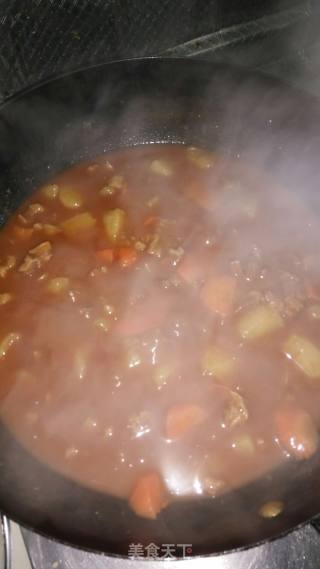 番茄红烩牛肉咖喱的做法步骤：6