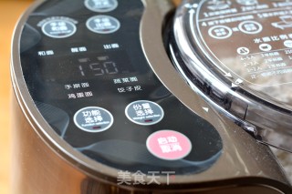 菠汁大虾鸡汤面的做法步骤：4