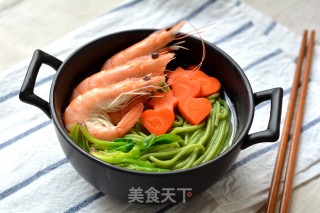 菠汁大虾鸡汤面的做法步骤：10
