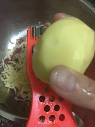 【辅食】土豆胡萝卜肉丸的做法步骤：3