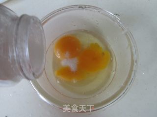 口蘑蚕豆米炒鸡蛋的做法步骤：2