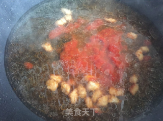红果家菜谱之美味开胃的茄汁汤面的做法步骤：4