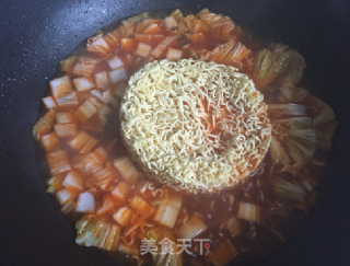 红果家菜谱之美味开胃的茄汁汤面的做法步骤：5