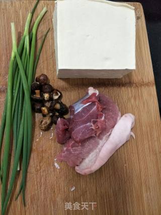 红烧酿豆腐的做法步骤：1