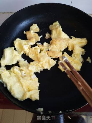 洋葱炒鸡蛋的做法步骤：4