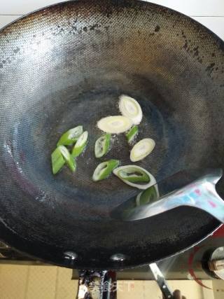 洋葱炒鸡蛋的做法步骤：5