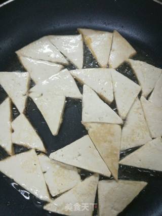 香菇烧豆腐的做法步骤：1