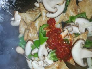 香菇烧豆腐的做法步骤：7