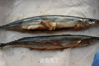 香茅草烤秋刀鱼的做法步骤：3