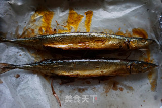 香茅草烤秋刀鱼的做法步骤：5