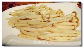过水海鲜菇的做法步骤：2