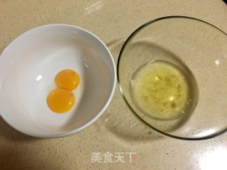 龙猫黑芝麻戚风蛋糕的做法步骤：1