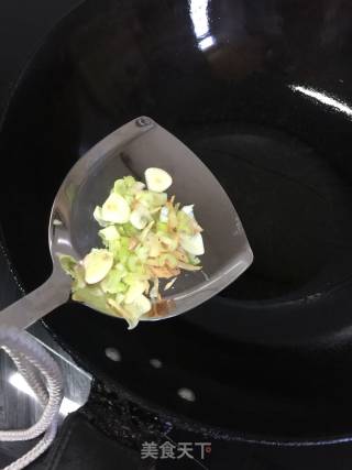 蒜苔炒木耳的做法步骤：6