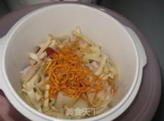 虫草花花胶炖瘦肉（养颜滋补）的做法步骤：5