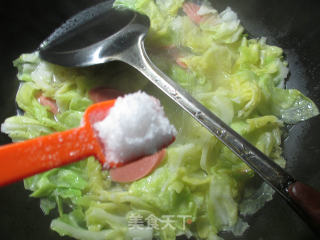 火腿肠牛心菜粉丝的做法步骤：5