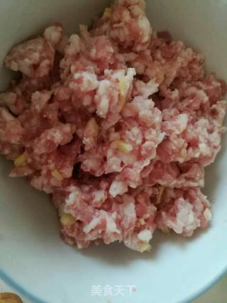 肉末豌豆的做法步骤：1